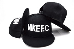 Nike Gorra [Ref. 18]